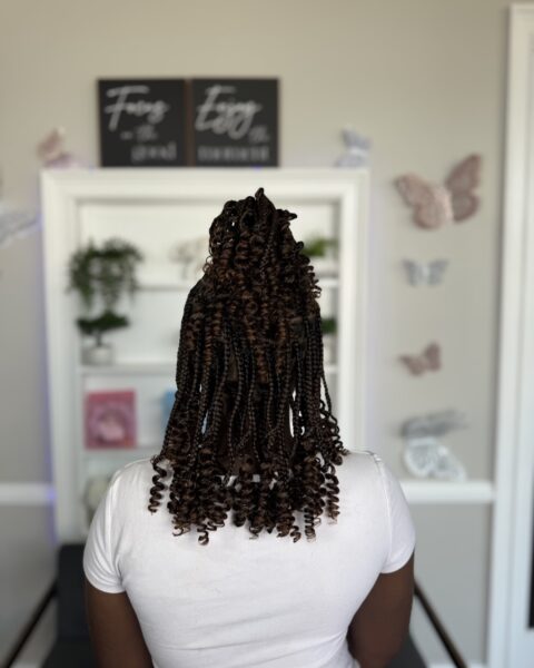 Bob Knotless Braids – chic knotless braids cut to a bob with curly ends, Afro Luxe Braiding Bar, Laurel MD