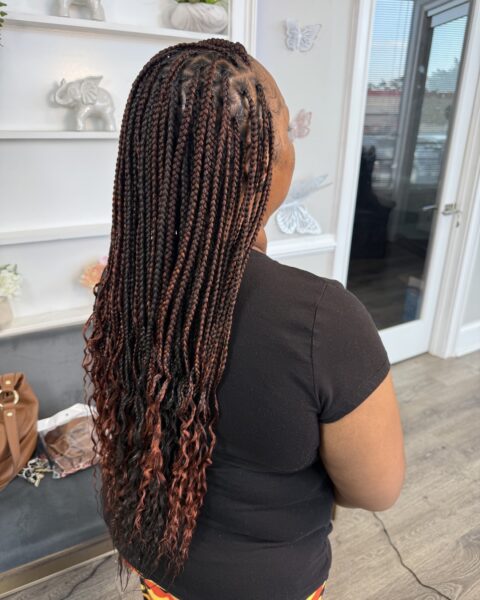Burgundy Mix Knotless Braids – long knotless braids in a rich burgundy mix with curly ends, Afro Luxe Braiding Bar, Laurel MD
